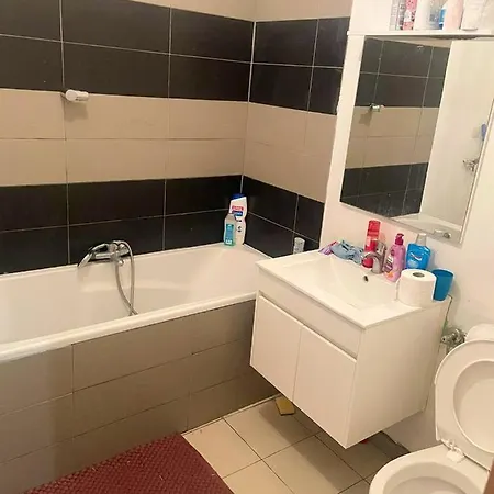 Modern In With Parking 80 M² Apartamento *
