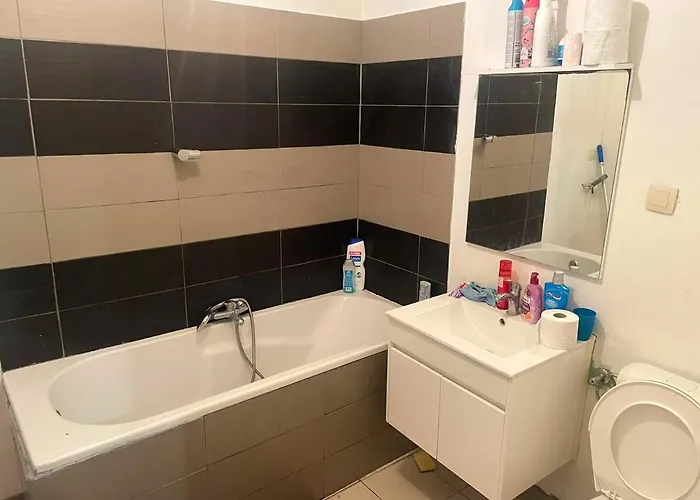 Daire Modern In With Parking 80 M² Liège